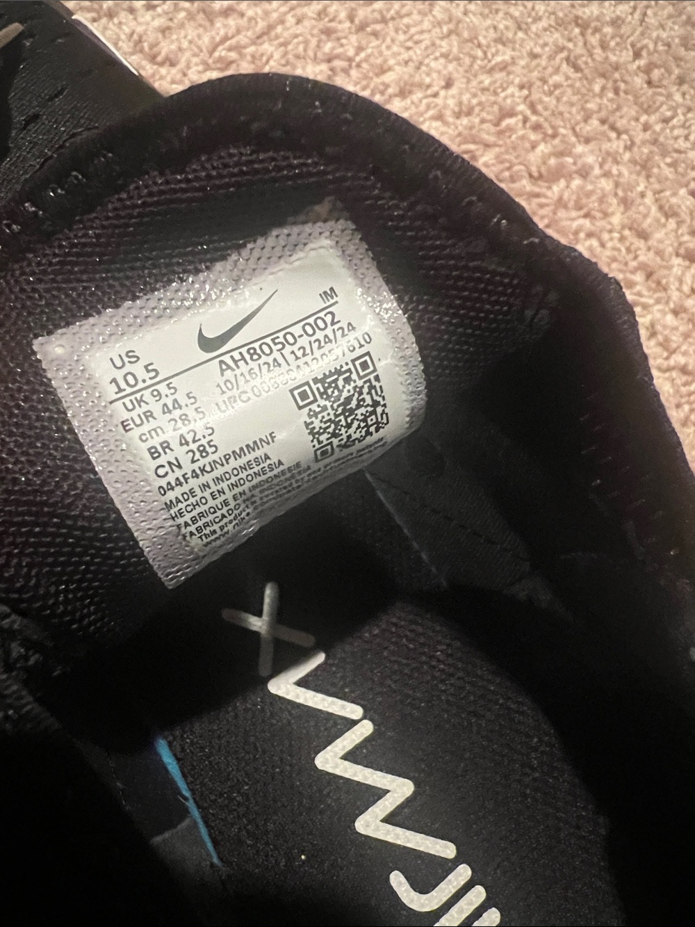 Nike Air Max 270 Black/White Men's Running Shoes - Picture 6 of 9